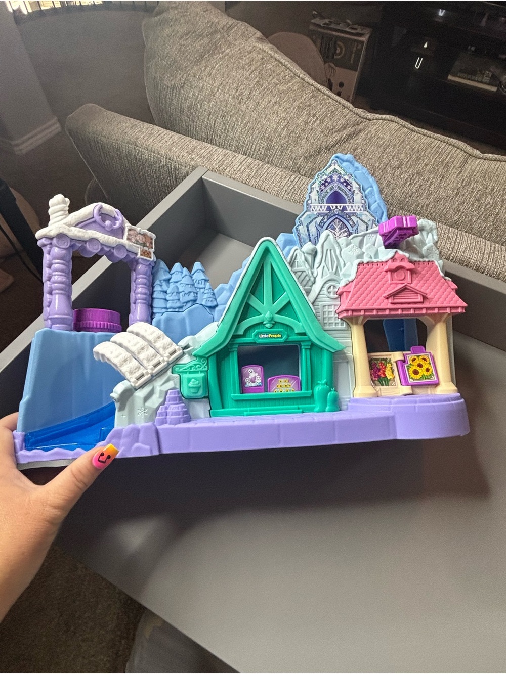 Fisher Price Little People Disney Frozen Arendelle Sledding Adventures PlaySet